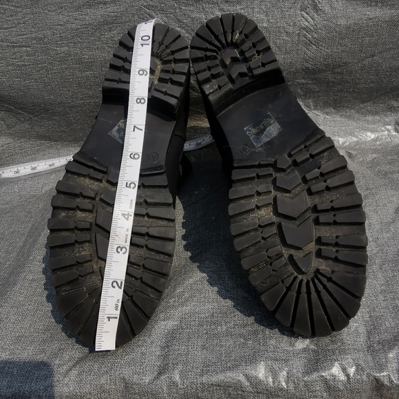 DLG black slip on boots US size 10 elastics side black outer white inside - Picture 9 of 11